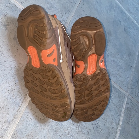 Reebok x Gigi Hadid DMX Series 2K Zip Women's Shoe - Picture 5 of 9